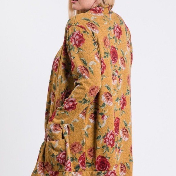 New 🍁🌻Cardigan plus roses 🍁🌻 - Picture 2 of 2